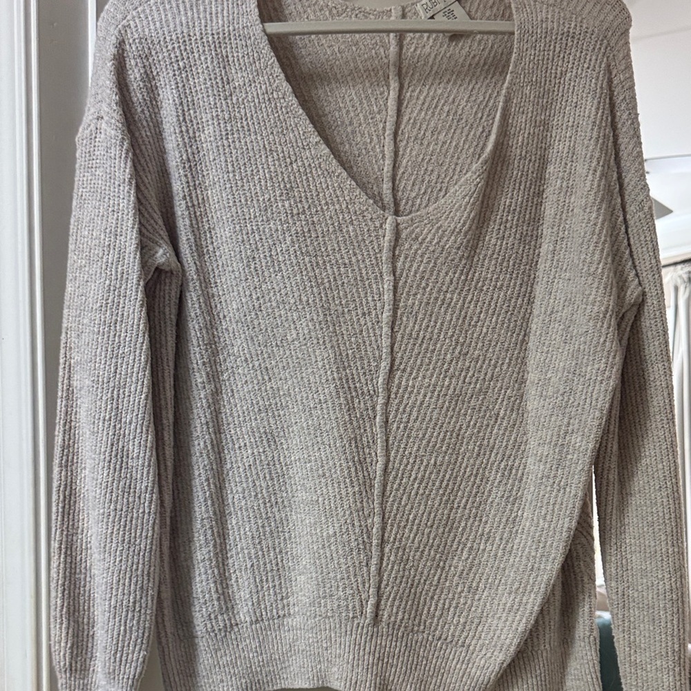 Women's V-Neck Sweater - Cream